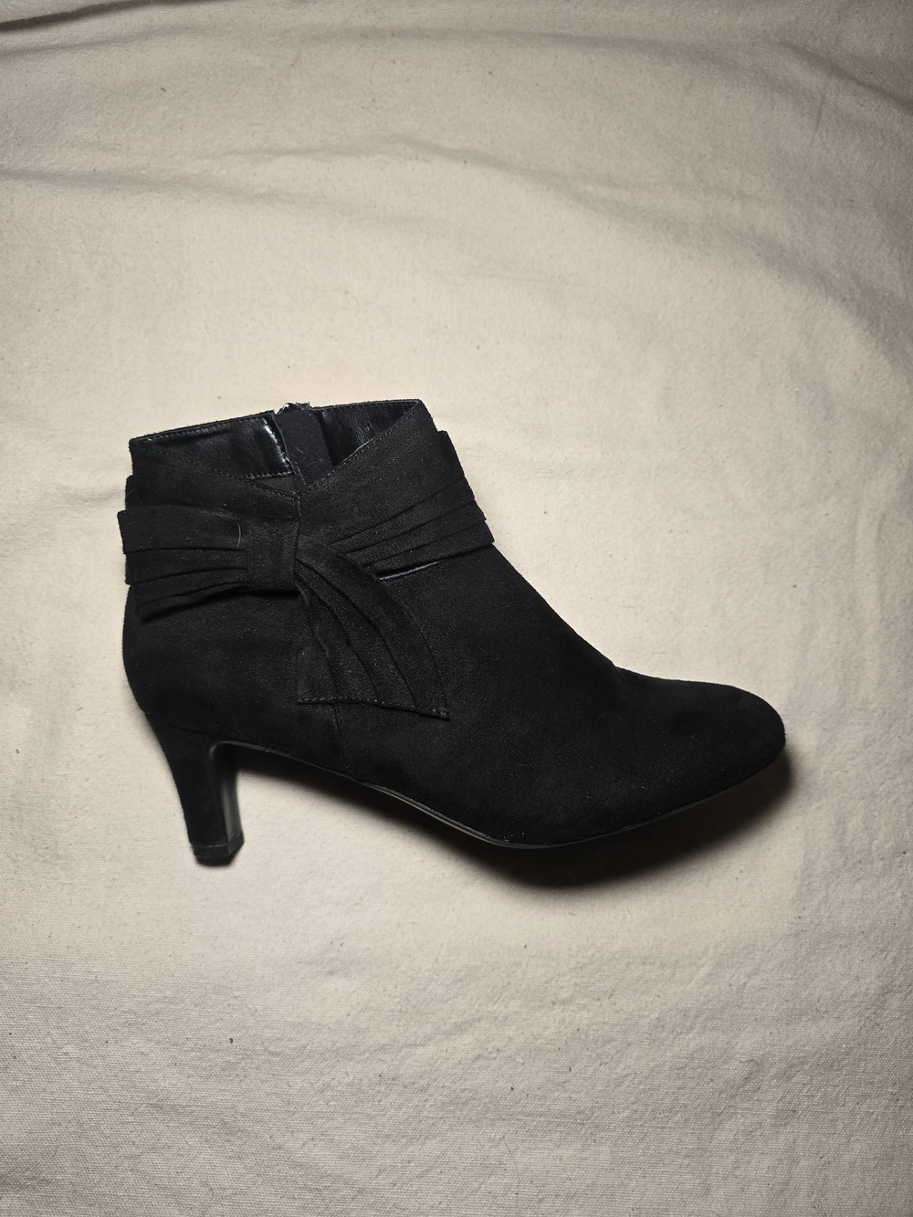 East 5th Black Suede Ankle Boot with Side Bow Accent Size 11